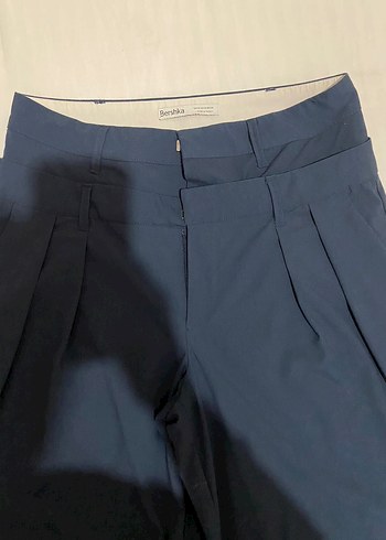 Bershka Lacivert Pileli Kumas Pantolon