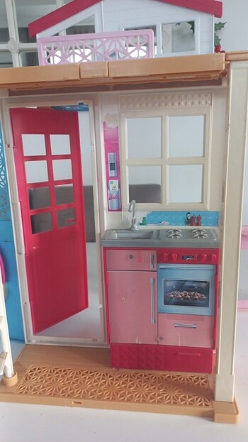 Beden Renk Barbie evi