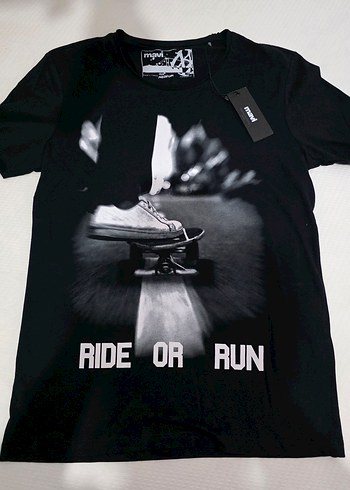 Mavi Ride Or Run Siyah Baskili Tisort