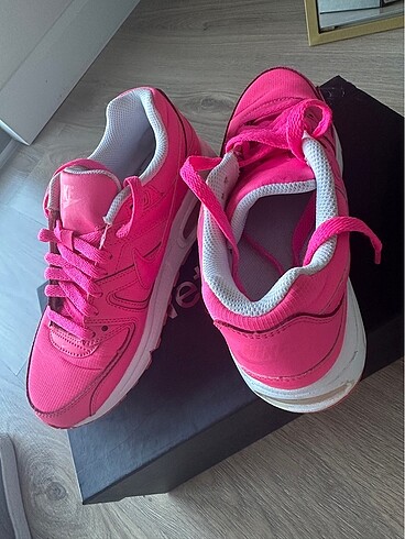 37 Beden pembe Renk PEMBE NIKE AIR MAX AYAKKABI