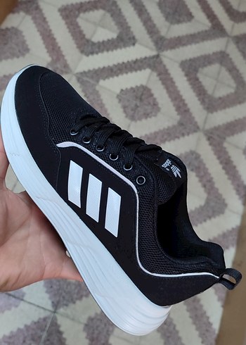 Adidas Siyah Beyaz Spor Ayakkabi