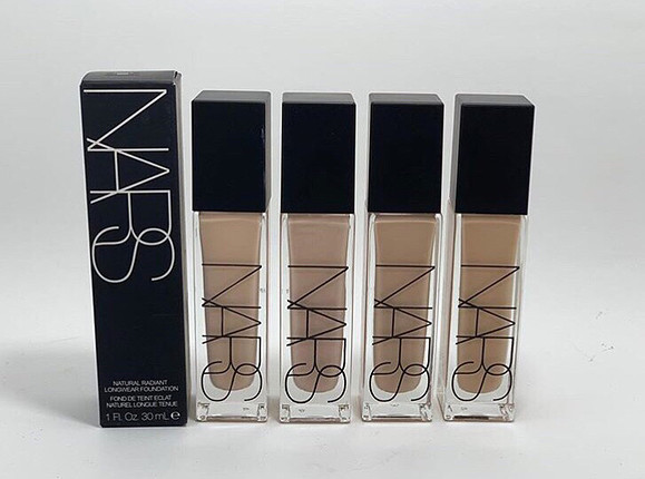 Nars fondöten 4 farklı renk seçeneği ile