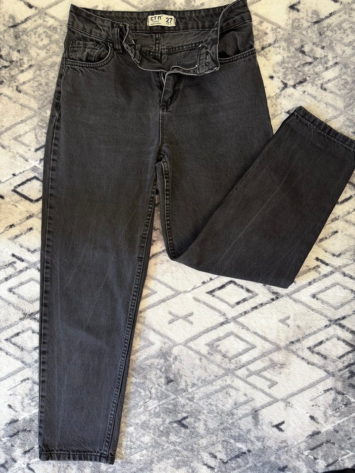 Yüksek Bel Siyah Denim Jean  Şıklık ve Rahatlık Bir Arada — görsel 2/5