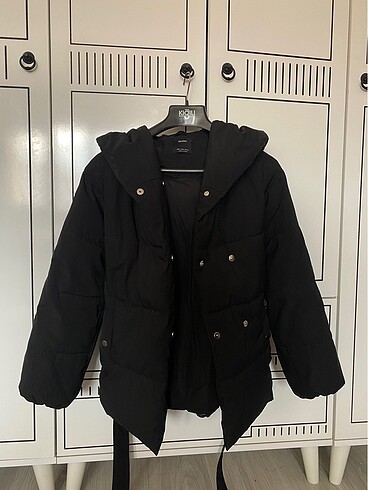 Bershka mont