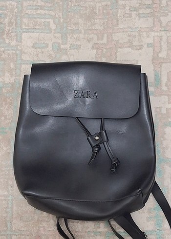 Zara Siyah Deri Sirt Cantasi