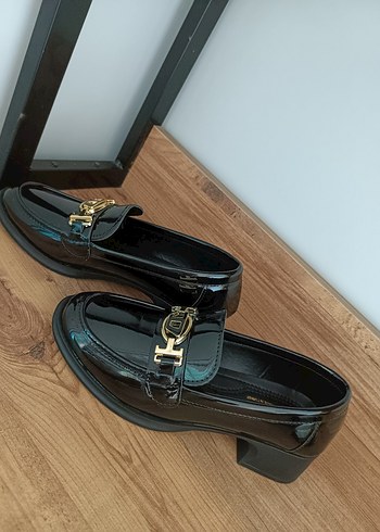 37 Beden Klasik Siyah Rugan Tokalı Kadın Loafer