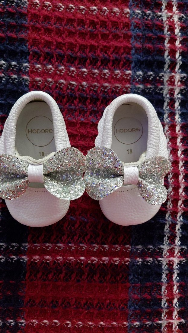 Pullu Fiyonk Detaylı Beyaz Bebek Ayakkabısı - Görsel 2