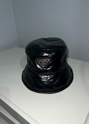 Prada Siyah Kapitone Bucket Sapka