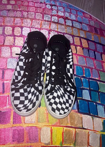 LC Waikiki Siyah Beyaz Kareli Bagcikli Sneaker