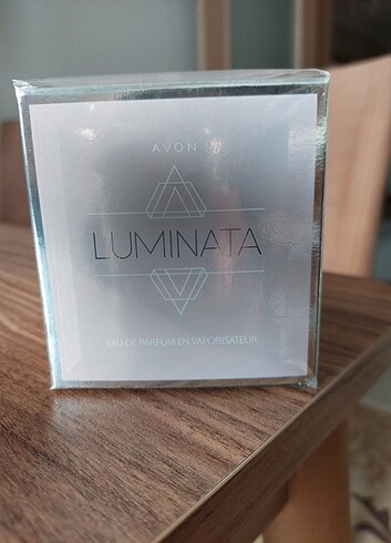 Avon Luminata parfüm