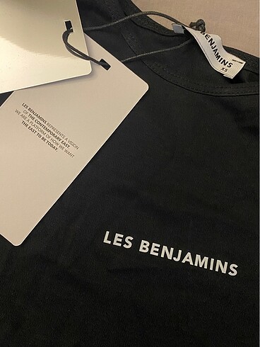 les benjamins baby tee