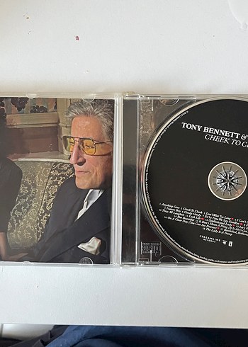 Beden Tony Bennett & Lady Gaga - Cheek to Cheek Deluxe
