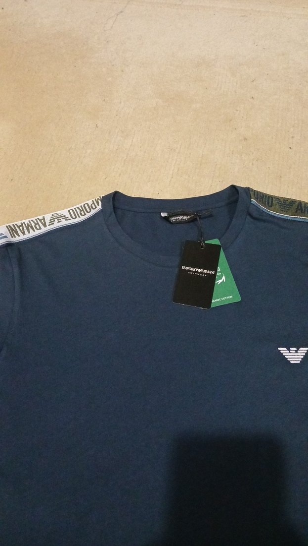 Emporio Armani Lacivert Bisiklet Yaka Tişört — görsel 2/3