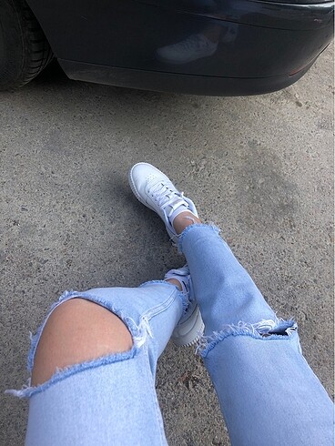 Stradivarius Stradivarius Diz Yırtık Mom Slim Jean