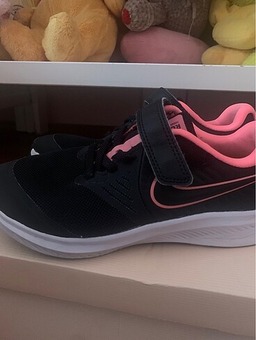 33 Beden Kız çoçuk çok temiz Nike ayakkabı