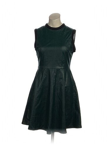 PreLoved Kısa Elbise %70 İndirimli.