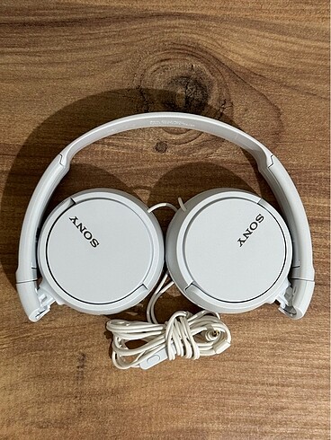 Sony kulaküstü kulaklık