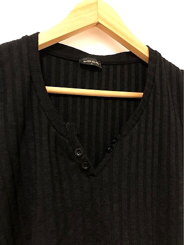 Zara Siyah v yaka düğmeli tişört