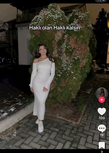 Beyaz Asimetrik Omuzlu Uzun Elbise - Görsel 3