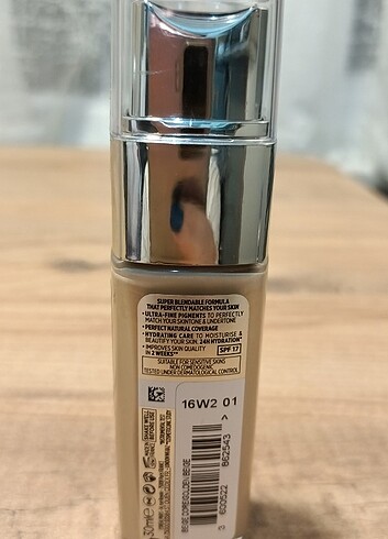  Beden L'Oreal Paris foundation 