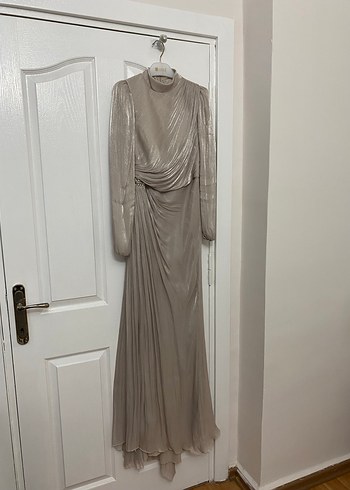 Beyaz Drapeli Uzun Kadın Takım Elbise - Görsel 5