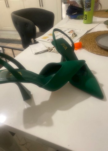 Koyu Yeşil Tokalı Stiletto Kadın Ayakkabı