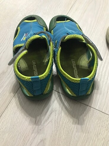 Diğer 28 numara sandalet