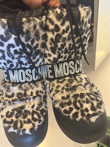 39,5 Beden Love moschino