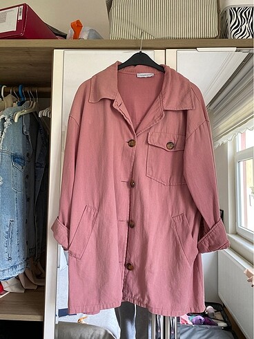 Pembe ceket