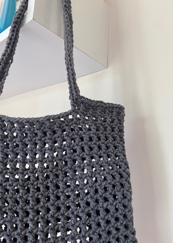 Delikli örgü çanta - Görsel 3