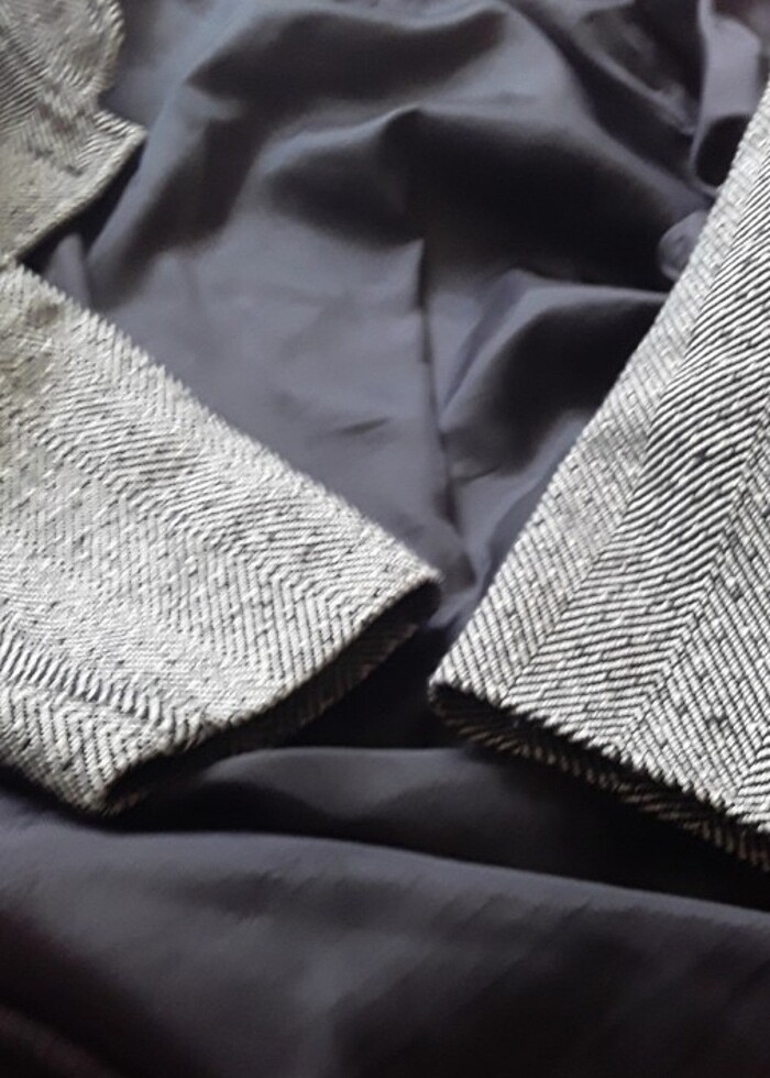 HİÇBİR YERİNDE  KUSUR YOK   İÇİ ASTARLI  KIŞLIK  manto tertemiz - Görsel 3