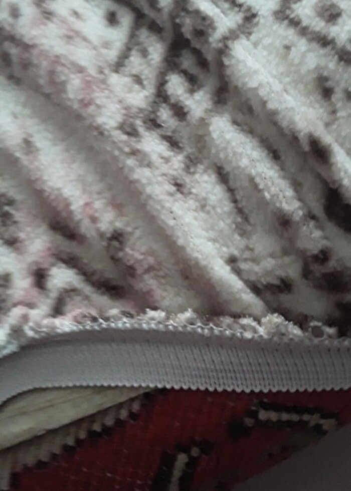 6 mt2 polar  pastel  LASTİKLİ  HALI ÖRTÜSÜ   KUSURSUZDUR - Görsel 2