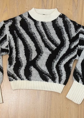 Trendyol & Milla Zebra Desenli Ekru Triko Kazak