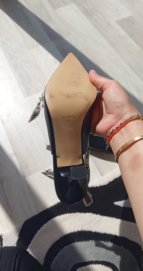 Dior Siyah Sivri Burunlu Şık Topuklu Ayakkabı — görsel 4/6
