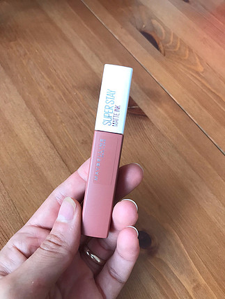 Maybelline super stay matte ruj