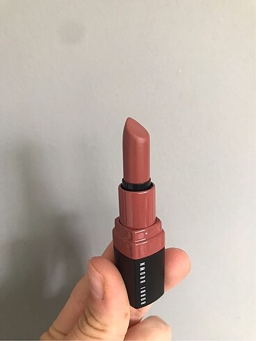 Beden pembe Renk Bobbi Brown Bare ruj saten bitiş
