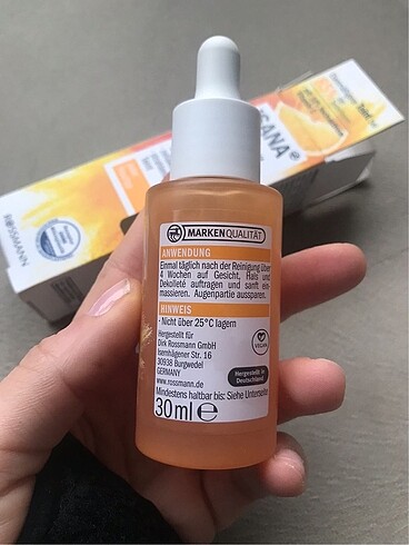 Beden Renk Rossmann Isana C vitamini serumu