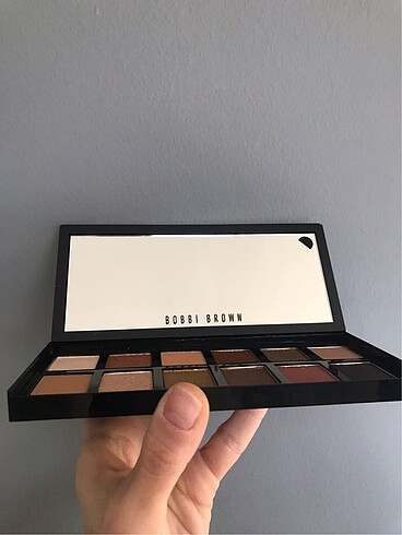 Beden Bobbi Brown City Glamour Far Paleti