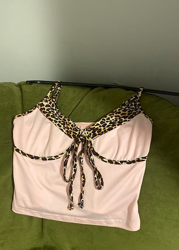 Diğer Leopar Detayli Pembe Kolsuz Crop Bluz