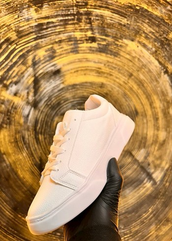 Diğer Minimal Beyaz Sneaker