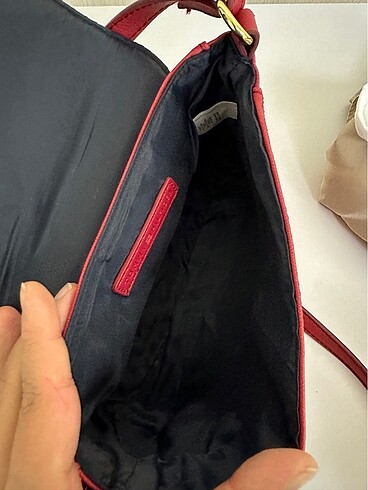  Beden kırmızı Renk Tommy çanta