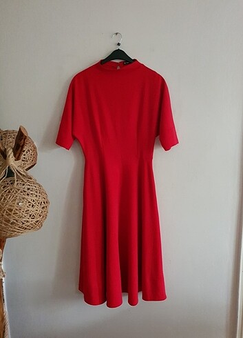 Kırmızı elbise - Görsel 6
