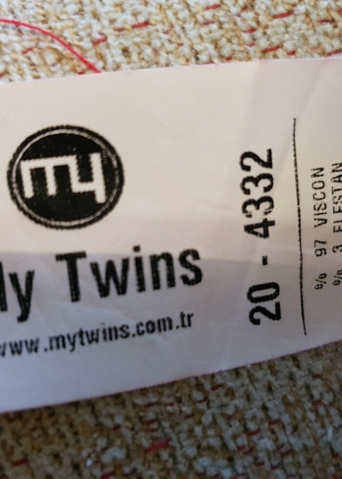 Kırmızı elbise - Görsel 3