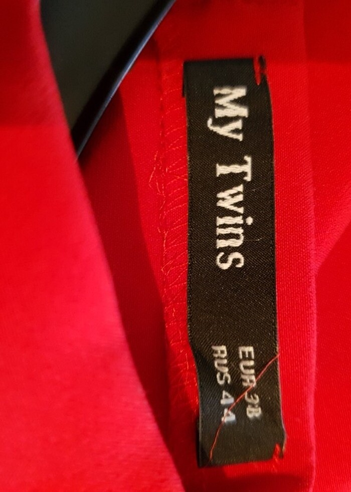 Kırmızı elbise - Görsel 2