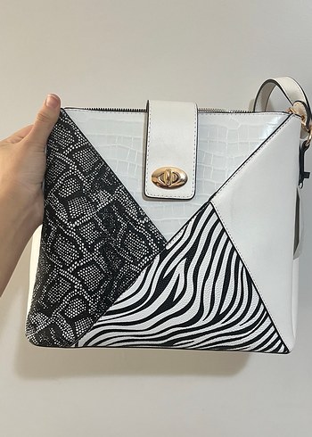 Zebra Desenli Tokalı Kadın Deri Çanta - Görsel 2