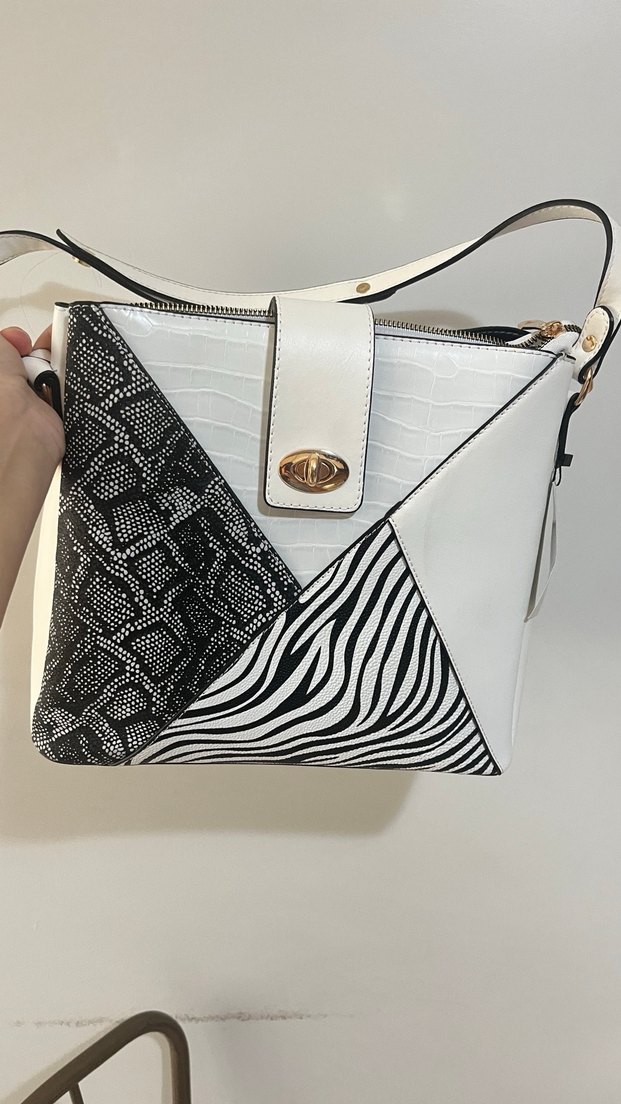 Zebra Desenli Tokalı Kadın Deri Çanta - Görsel 3