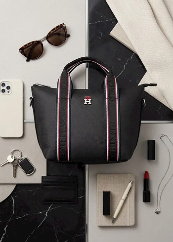 Tommy Hilfiger Sik Ve Pratik Siyah El Cantasi