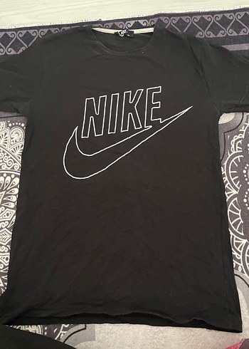 Nike Siyah Beyaz Logo Tisort