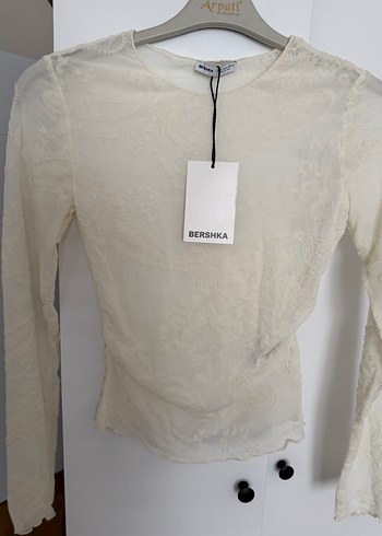 Bershka Ekru Dantel Uzun Kollu Bluz