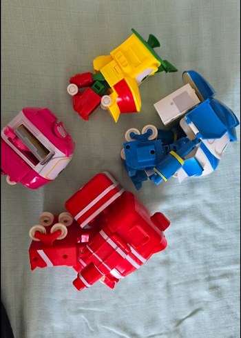 robot trenler oyuncak ve robocar poli